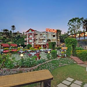 Chacha Inn The Garden Retreat